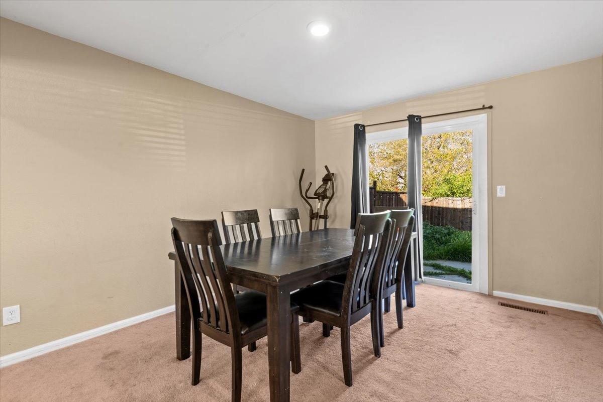 Detail Gallery Image 6 of 26 For 4307 Suzanne Dr, Pittsburg,  CA 94565 - 5 Beds | 3 Baths