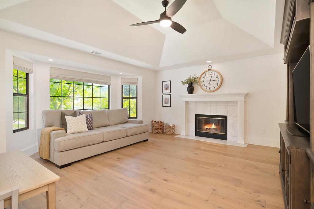 Detail Gallery Image 2 of 61 For 6616 via De Robles Dr, Rancho Murieta,  CA 95683 - 4 Beds | 3 Baths