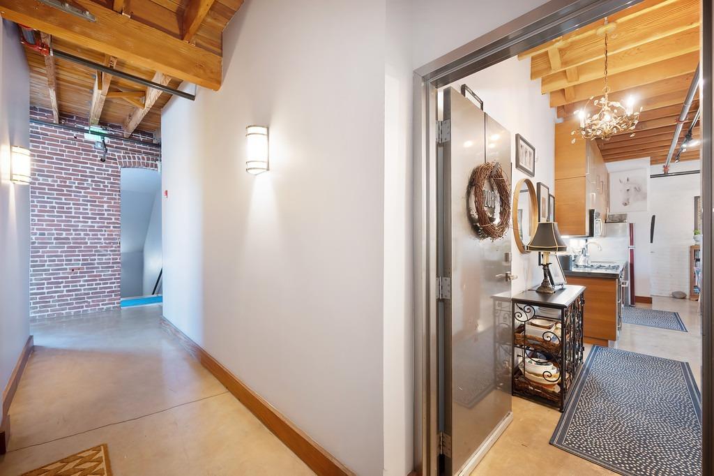 Detail Gallery Image 6 of 34 For 1725 14th St #208,  Sacramento,  CA 95811 - 1 Beds | 1 Baths