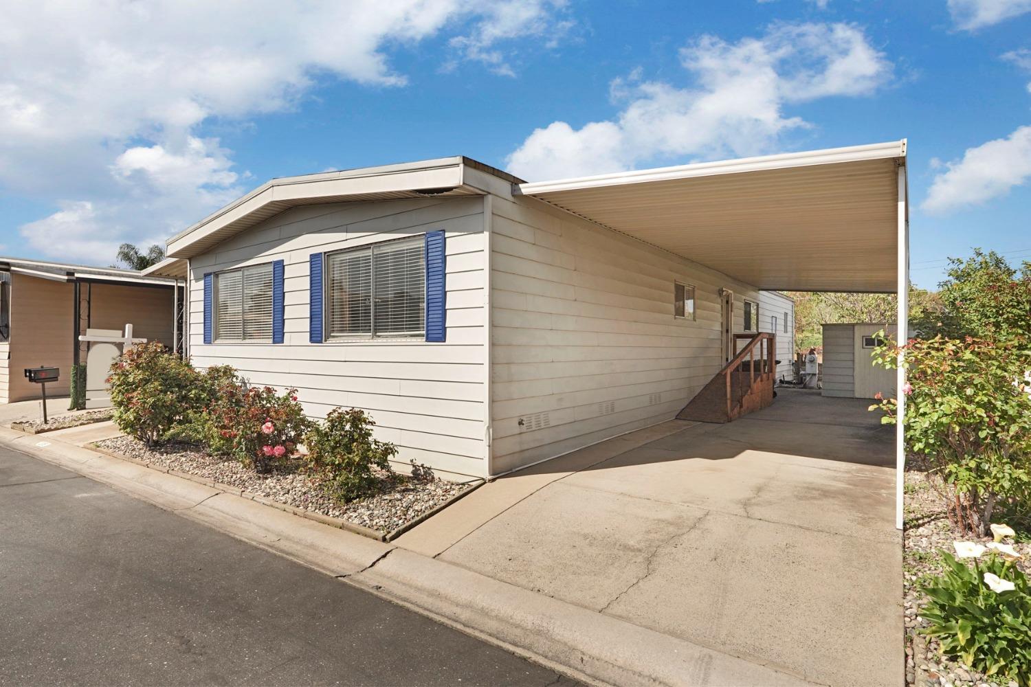 Detail Gallery Image 4 of 44 For 216 San Juan Dr, Lodi,  CA 95240 - 3 Beds | 2 Baths