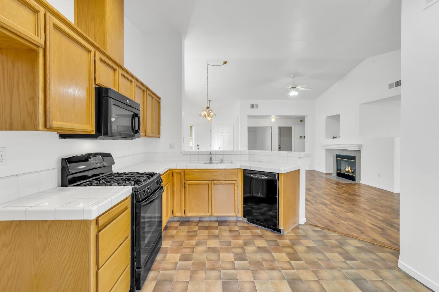 Detail Gallery Image 12 of 36 For 3729 Black Eagle Dr, Antelope,  CA 95843 - 4 Beds | 2 Baths