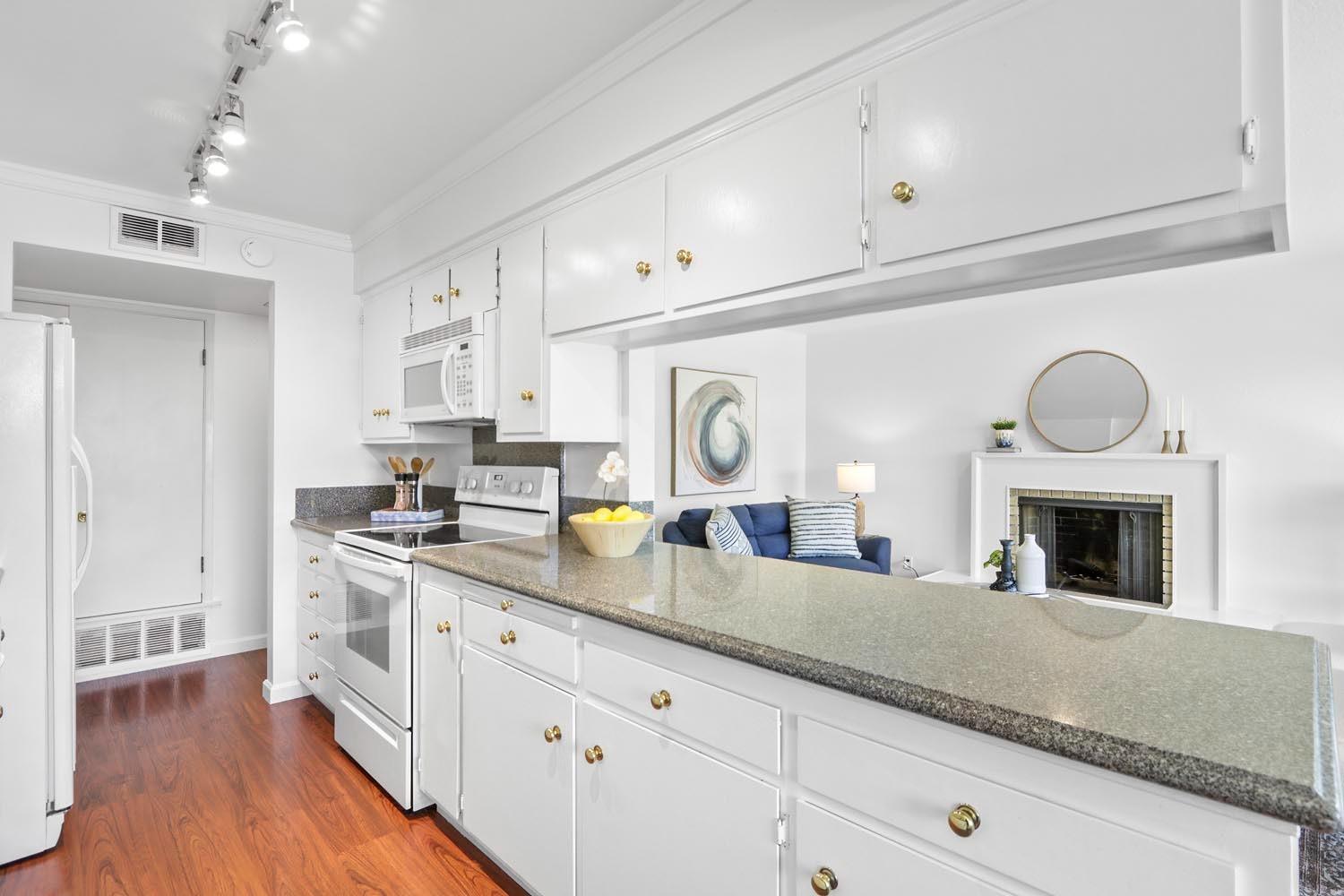 Detail Gallery Image 21 of 52 For 6392 Gloria Dr, Sacramento,  CA 95831 - 3 Beds | 2 Baths