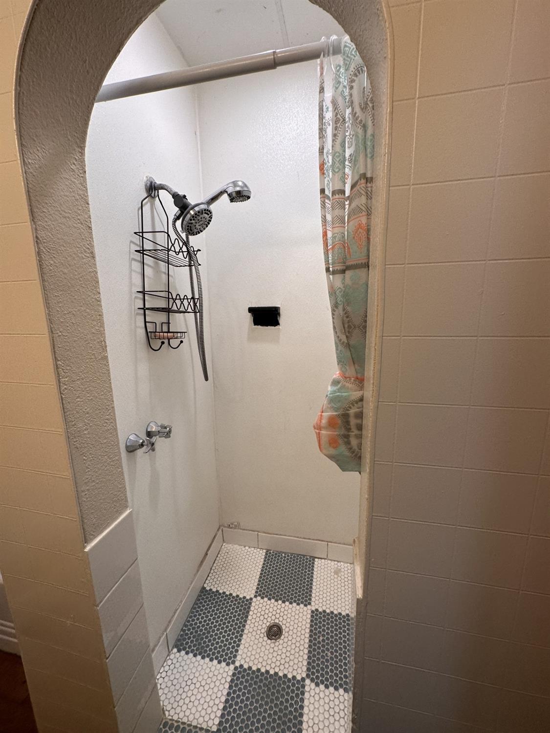 Detail Gallery Image 4 of 10 For 1743 S American St, Stockton,  CA 95206 - 2 Beds | 1 Baths