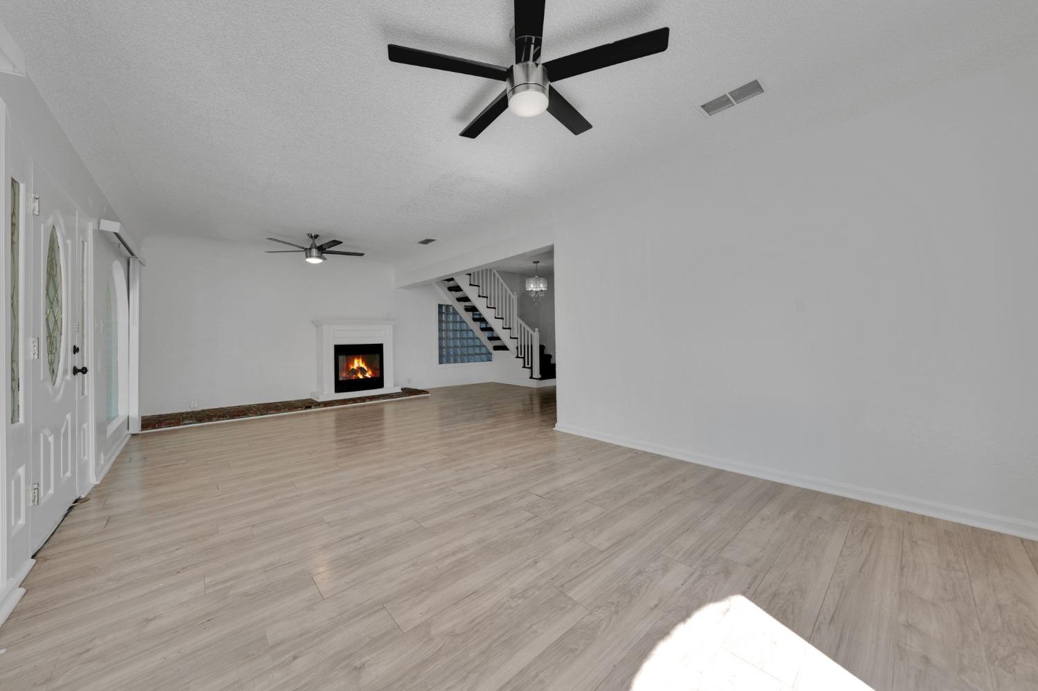 Detail Gallery Image 18 of 84 For 915 30th, Sacramento,  CA 95816 - 5 Beds | 2 Baths