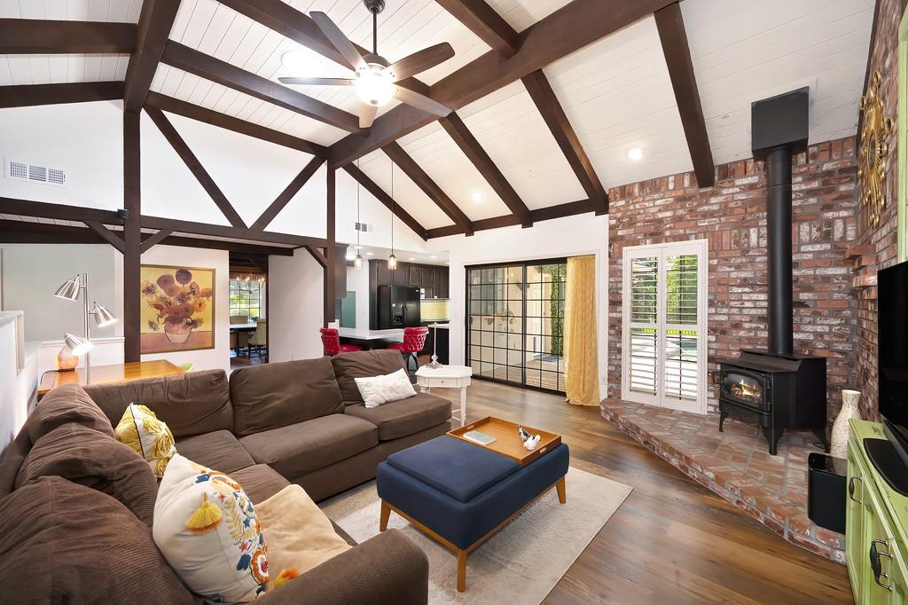 Detail Gallery Image 3 of 51 For 6542 via Sereno, Rancho Murieta,  CA 95683 - 4 Beds | 3 Baths