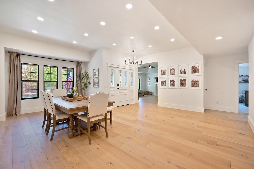 Detail Gallery Image 11 of 61 For 6616 via De Robles Dr, Rancho Murieta,  CA 95683 - 4 Beds | 3 Baths