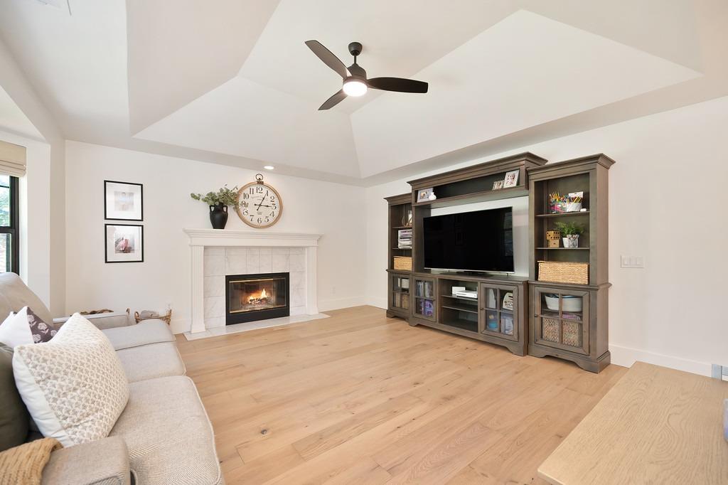 Detail Gallery Image 4 of 61 For 6616 via De Robles Dr, Rancho Murieta,  CA 95683 - 4 Beds | 3 Baths