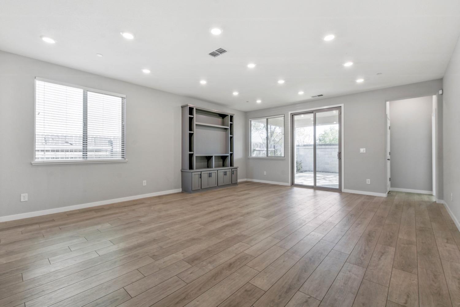 Detail Gallery Image 2 of 34 For 5641 Cobbler Ln, Linda,  CA 95901 - 3 Beds | 2 Baths