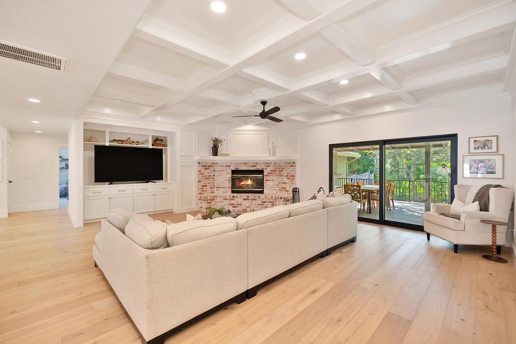 Detail Gallery Image 20 of 61 For 6616 via De Robles Dr, Rancho Murieta,  CA 95683 - 4 Beds | 3 Baths