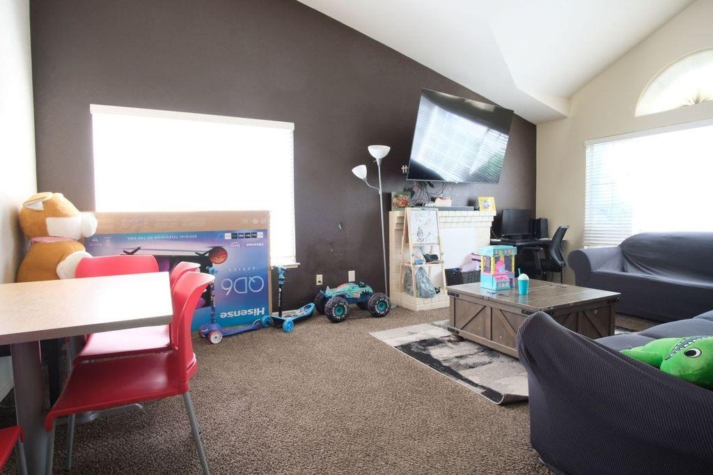 Detail Gallery Image 18 of 19 For 2284 Dry Creek Way, Stockton,  CA 95206 - 3 Beds | 2 Baths