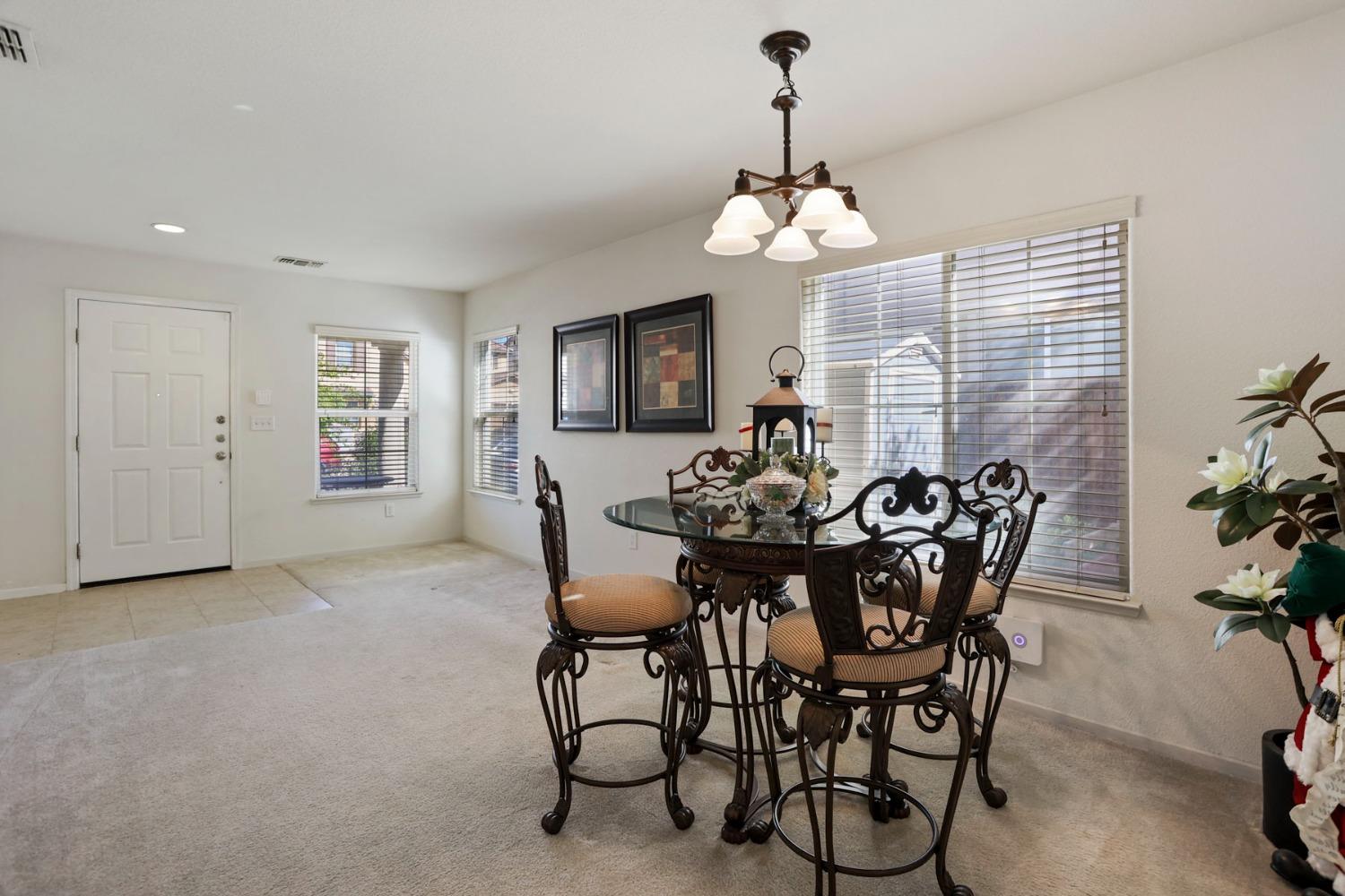 Detail Gallery Image 9 of 42 For 362 Craftsman Dr, Lathrop,  CA 95330 - 4 Beds | 2/1 Baths