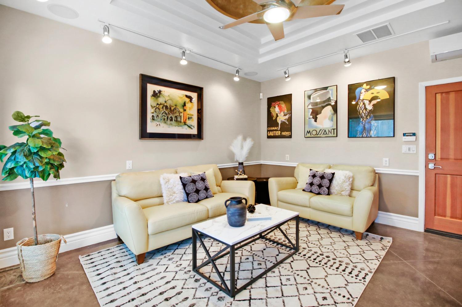Detail Gallery Image 18 of 61 For 3950 American River Dr, Sacramento,  CA 95864 - 5 Beds | 3 Baths