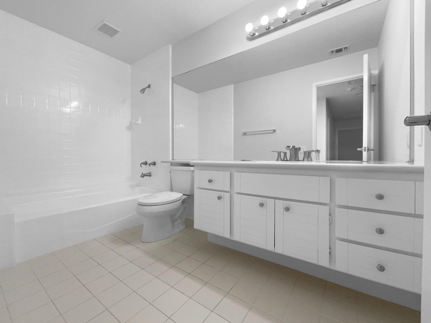 Detail Gallery Image 7 of 29 For 2002 Discovery Village Ln, Gold River,  CA 95670 - 3 Beds | 2/1 Baths