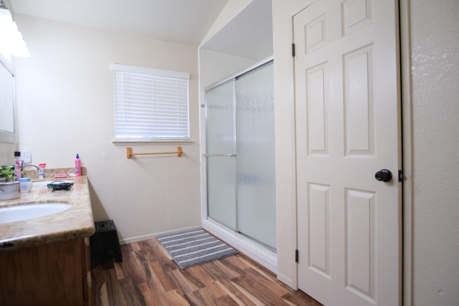 Detail Gallery Image 10 of 19 For 2284 Dry Creek Way, Stockton,  CA 95206 - 3 Beds | 2 Baths
