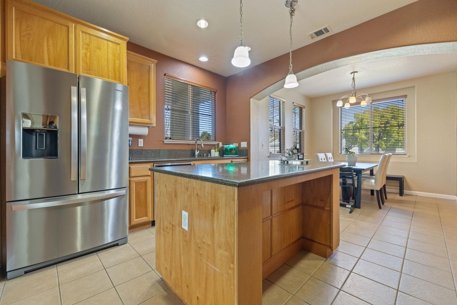 Detail Gallery Image 11 of 32 For 936 Heartland Dr, Manteca,  CA 95337 - 3 Beds | 2 Baths