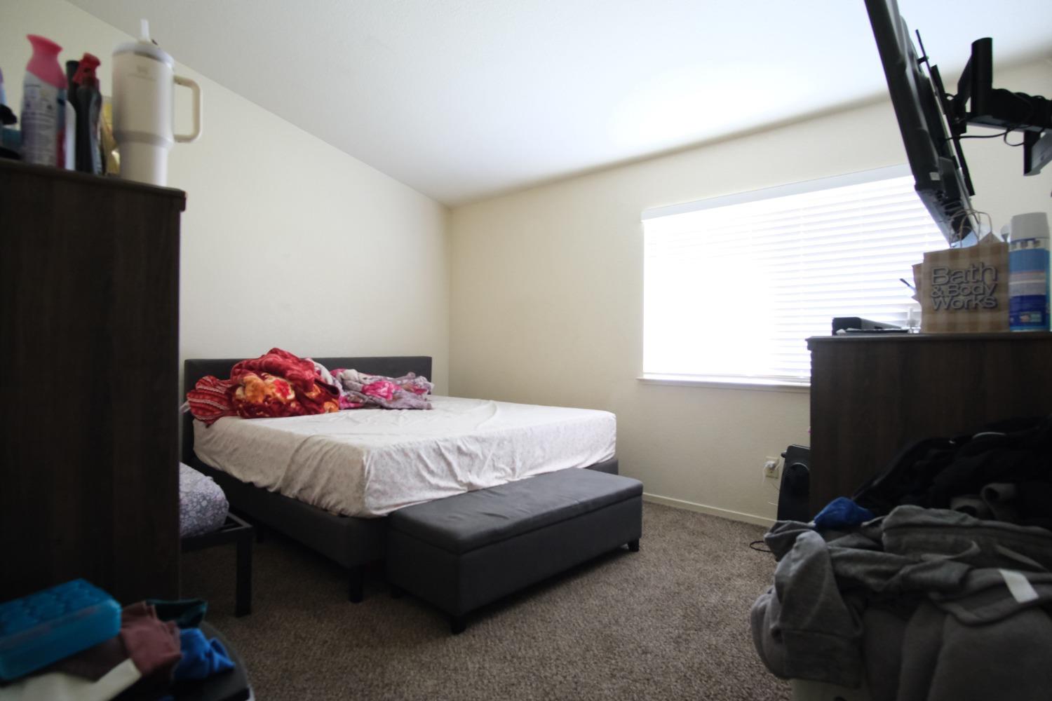 Detail Gallery Image 5 of 19 For 2284 Dry Creek Way, Stockton,  CA 95206 - 3 Beds | 2 Baths