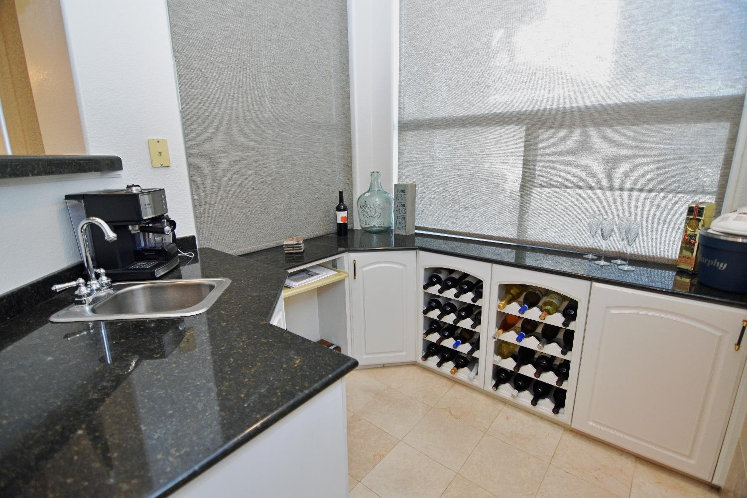 Detail Gallery Image 10 of 62 For 1945 Foxtail Ct, Turlock,  CA 95382 - 4 Beds | 3/1 Baths
