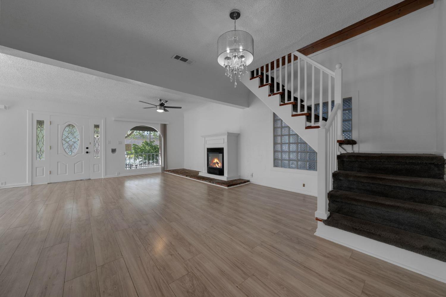 Detail Gallery Image 21 of 84 For 915 30th, Sacramento,  CA 95816 - 5 Beds | 2 Baths