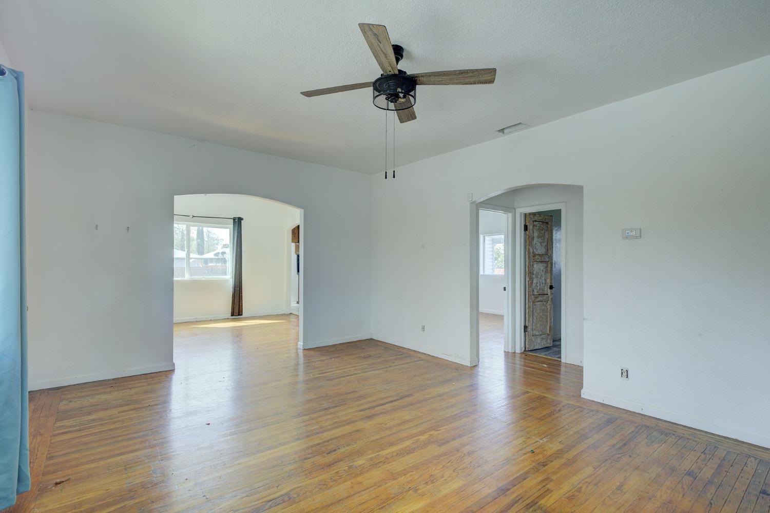 Detail Gallery Image 8 of 22 For 2515 Colfax St, Sacramento,  CA 95815 - 2 Beds | 1 Baths