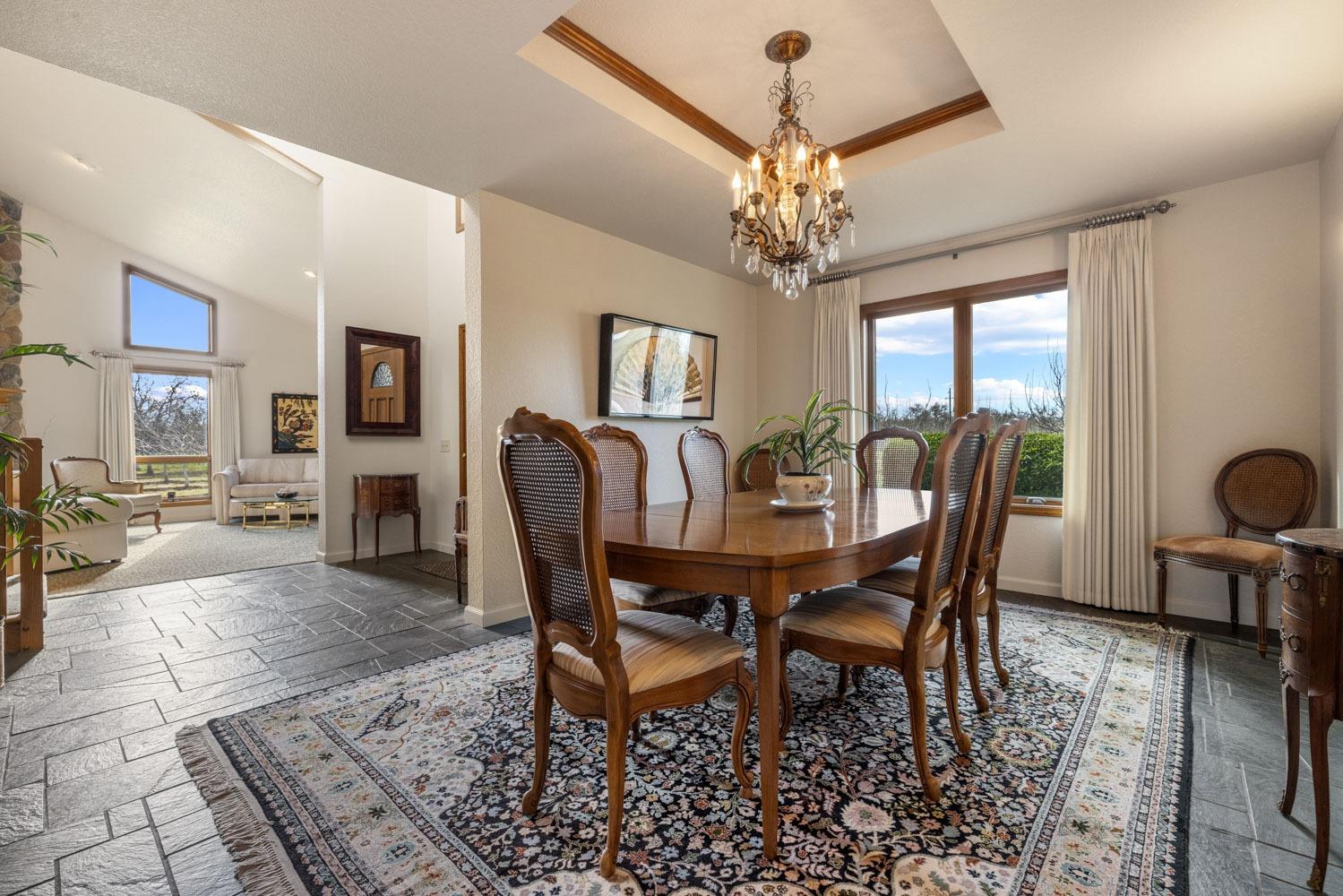 Detail Gallery Image 8 of 61 For 19909 E Comstock Road, Linden,  CA 95236 - 3 Beds | 3 Baths