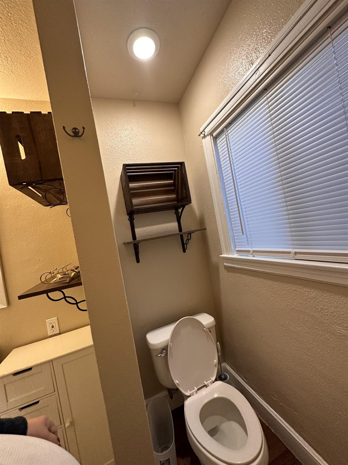 Detail Gallery Image 7 of 10 For 1743 S American St, Stockton,  CA 95206 - 2 Beds | 1 Baths
