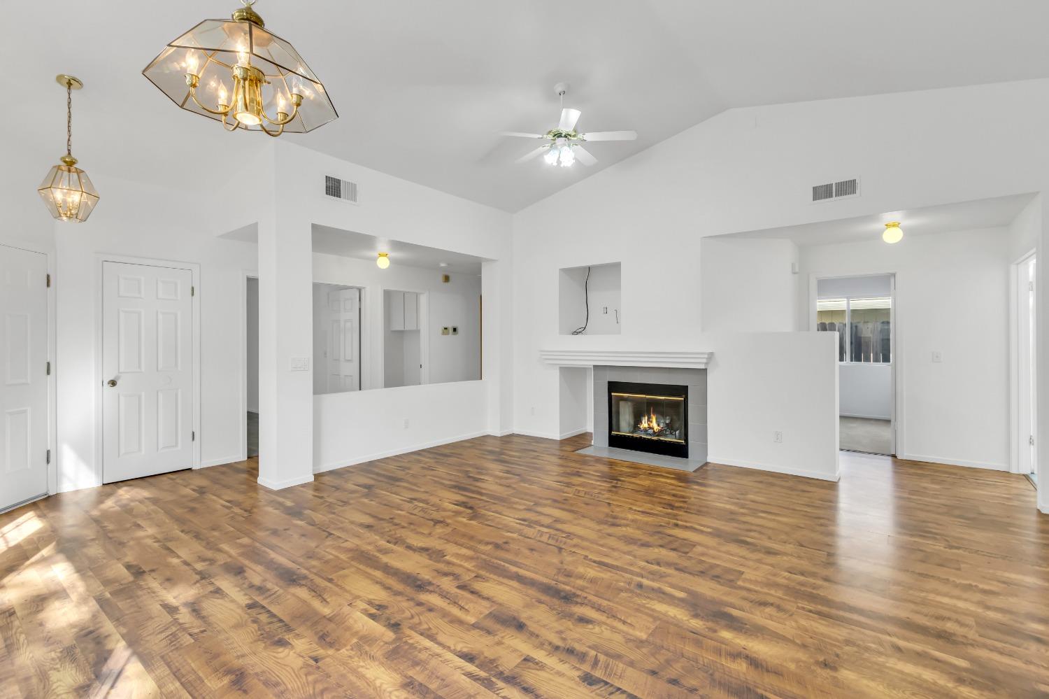 Detail Gallery Image 5 of 36 For 3729 Black Eagle Dr, Antelope,  CA 95843 - 4 Beds | 2 Baths