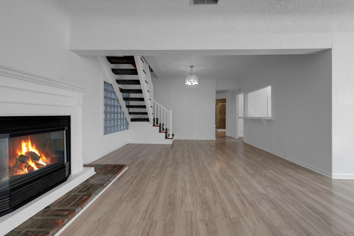 Detail Gallery Image 23 of 84 For 915 30th, Sacramento,  CA 95816 - 5 Beds | 2 Baths