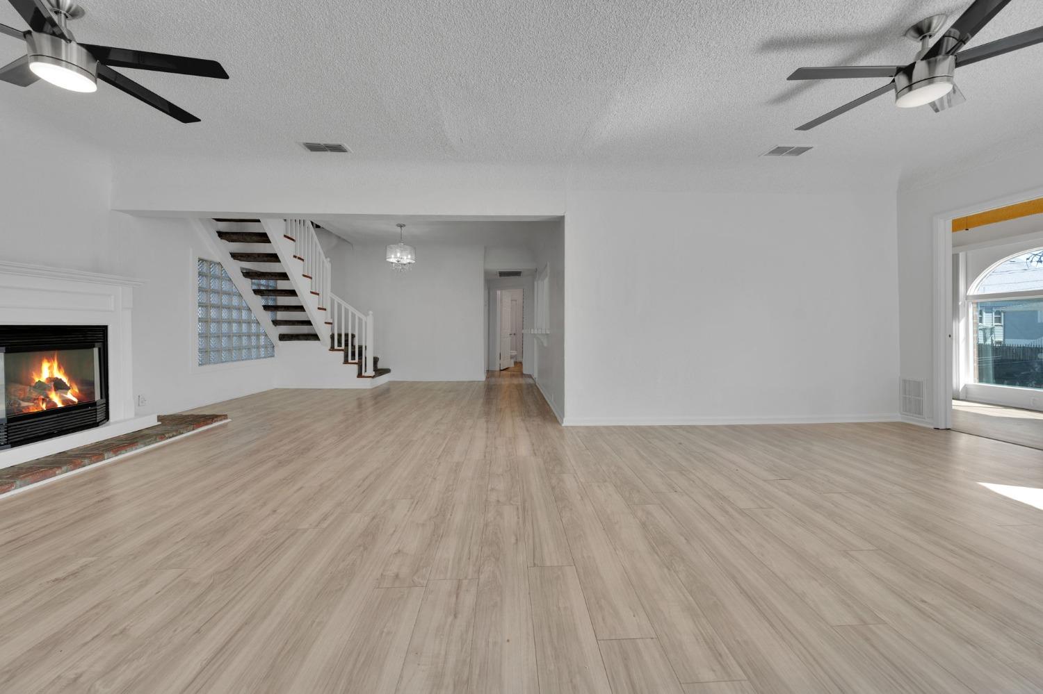 Detail Gallery Image 14 of 84 For 915 30th, Sacramento,  CA 95816 - 5 Beds | 2 Baths