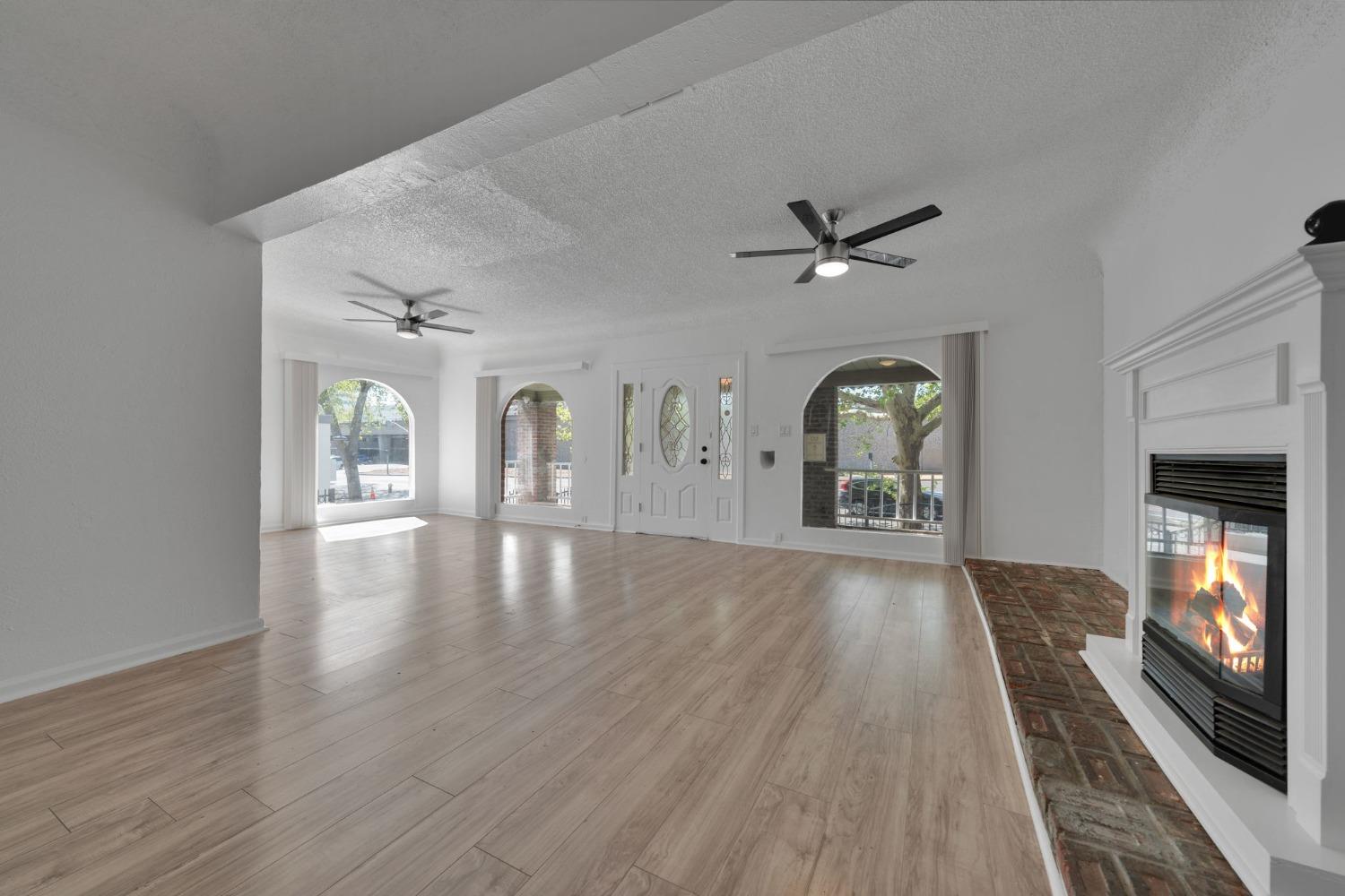 Detail Gallery Image 20 of 84 For 915 30th, Sacramento,  CA 95816 - 5 Beds | 2 Baths