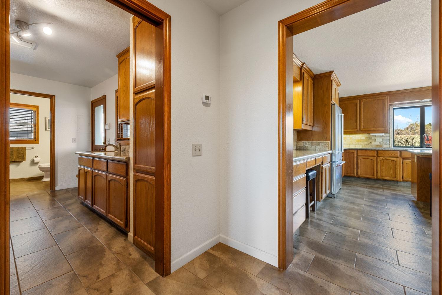 Detail Gallery Image 21 of 61 For 19909 E Comstock Road, Linden,  CA 95236 - 3 Beds | 3 Baths