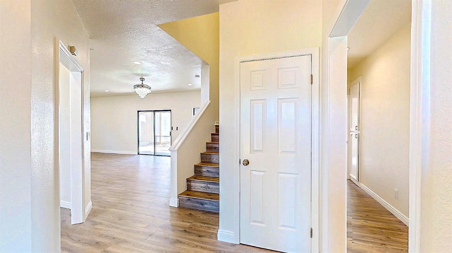 Detail Gallery Image 6 of 50 For 1324 Moffett Rd, Modesto,  CA 95351 - 5 Beds | 3 Baths