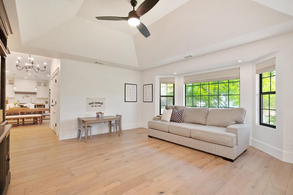 Detail Gallery Image 6 of 61 For 6616 via De Robles Dr, Rancho Murieta,  CA 95683 - 4 Beds | 3 Baths