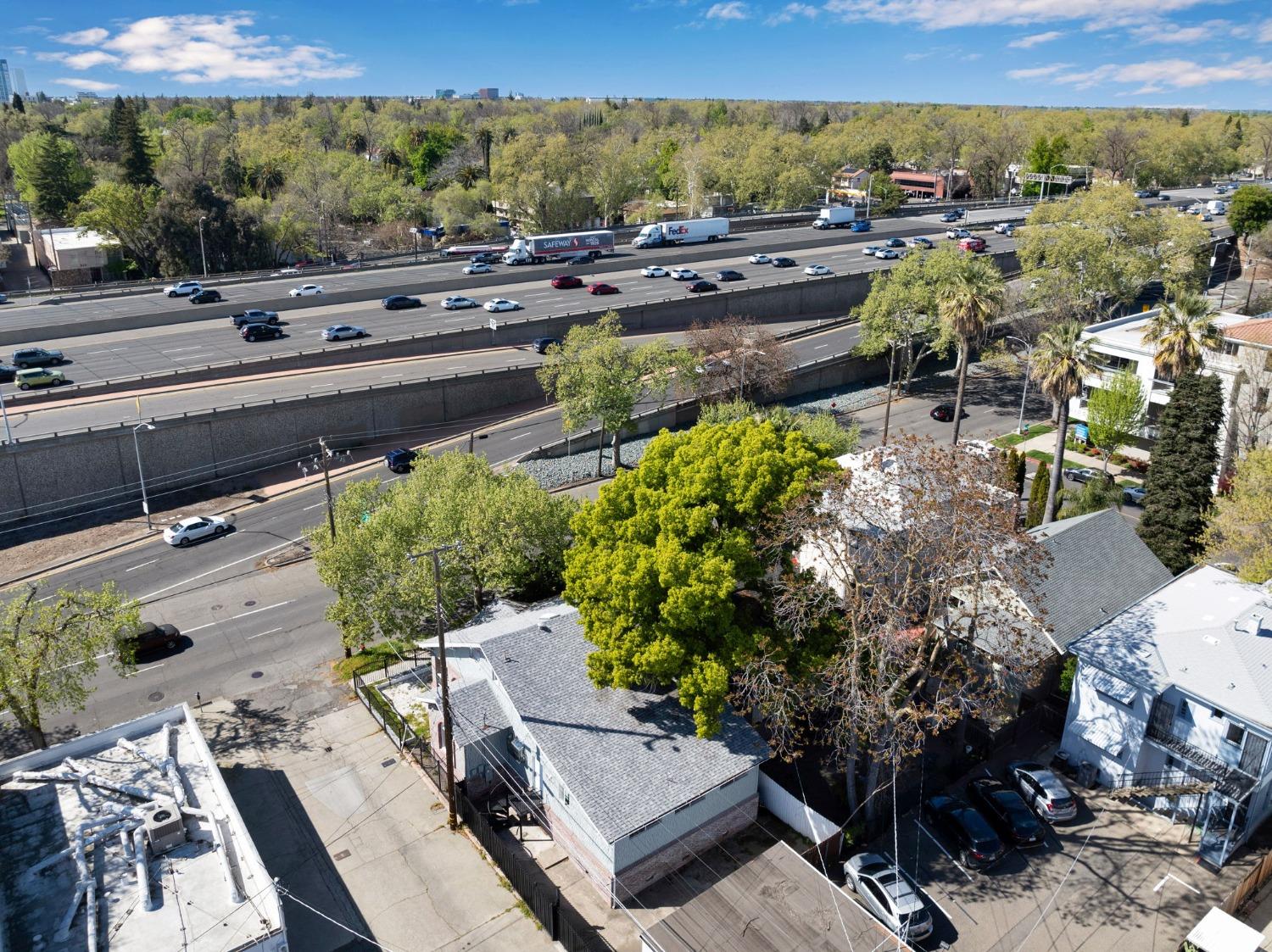 Detail Gallery Image 77 of 84 For 915 30th, Sacramento,  CA 95816 - 5 Beds | 2 Baths
