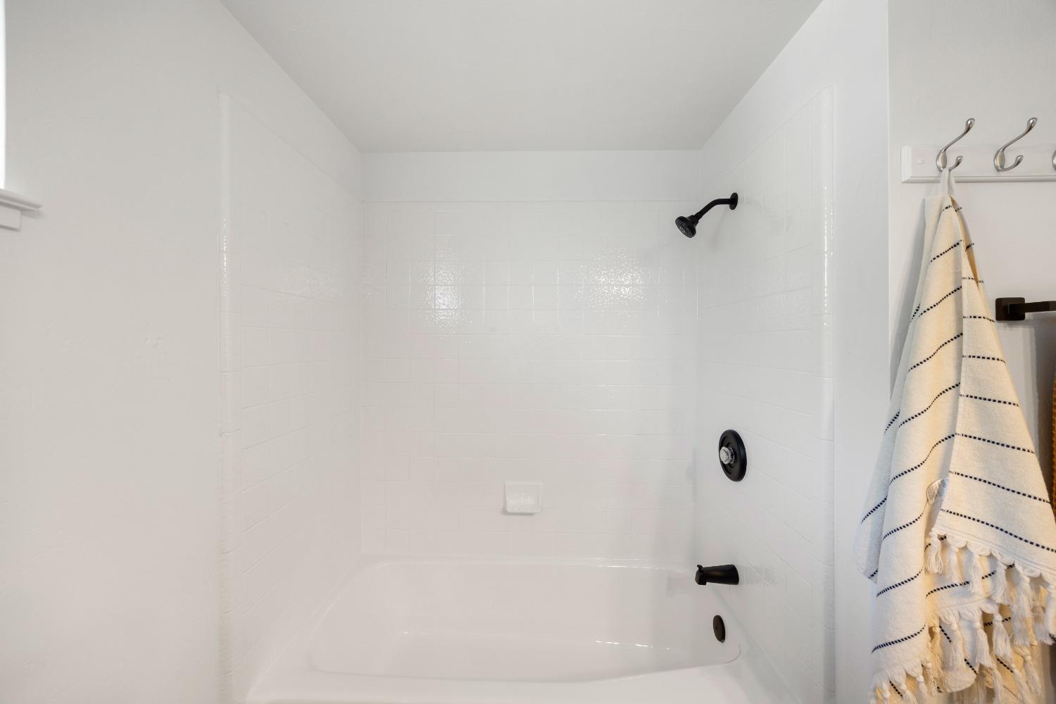 Detail Gallery Image 27 of 46 For 7382 Alma Vista Way, Sacramento,  CA 95831 - 4 Beds | 2/1 Baths