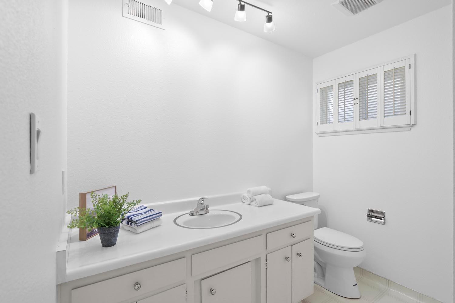 Detail Gallery Image 42 of 52 For 6392 Gloria Dr, Sacramento,  CA 95831 - 3 Beds | 2 Baths