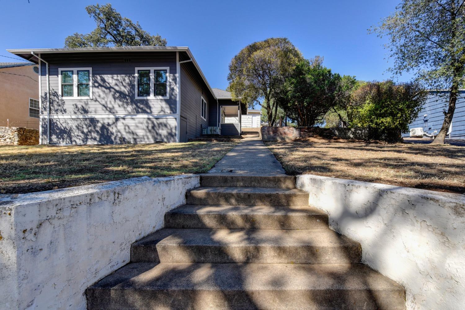 Detail Gallery Image 4 of 70 For 416 Broadway, Jackson,  CA 95642 - 3 Beds | 2 Baths
