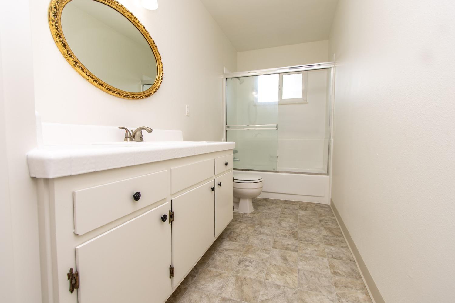 Detail Gallery Image 13 of 41 For 1860 Asbury Ct, Turlock,  CA 95382 - – Beds | – Baths