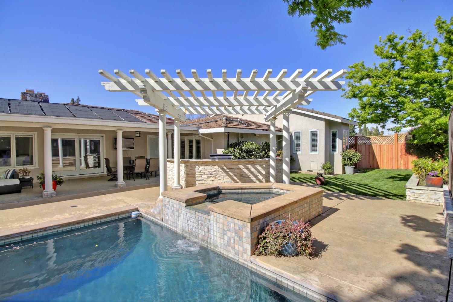 Detail Gallery Image 42 of 61 For 3950 American River Dr, Sacramento,  CA 95864 - 5 Beds | 3 Baths