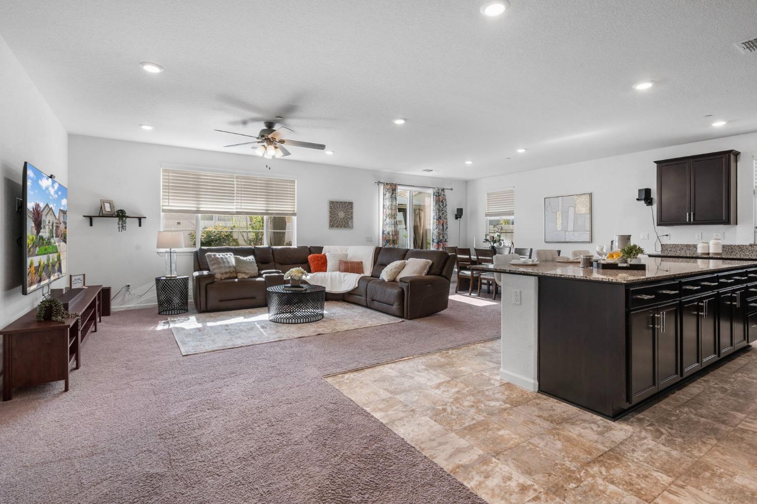 Detail Gallery Image 8 of 38 For 15316 Barbara Terry Blvd, Lathrop,  CA 95330 - 4 Beds | 2 Baths