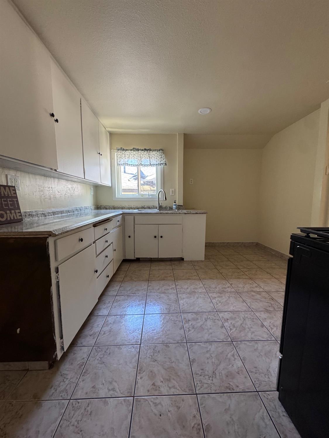 Detail Gallery Image 11 of 35 For 240 E 9th St #9TH,  Tracy,  CA 95376 - 3 Beds | 1 Baths