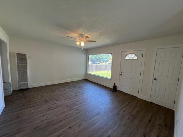 Detail Gallery Image 5 of 10 For 1570 Spring St, Stockton,  CA 95206 - 3 Beds | 1 Baths