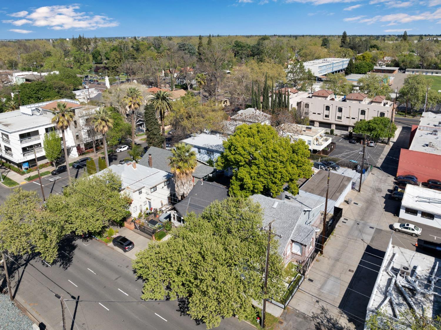 Detail Gallery Image 74 of 84 For 915 30th, Sacramento,  CA 95816 - 5 Beds | 2 Baths