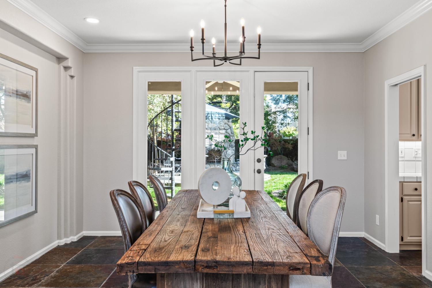 Detail Gallery Image 18 of 84 For 4583 Pine Valley Cir, Stockton,  CA 95219 - 5 Beds | 4 Baths