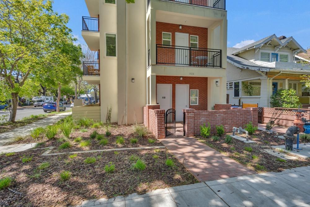 Detail Gallery Image 62 of 74 For 1928 21st St, Sacramento,  CA 95811 - – Beds | – Baths