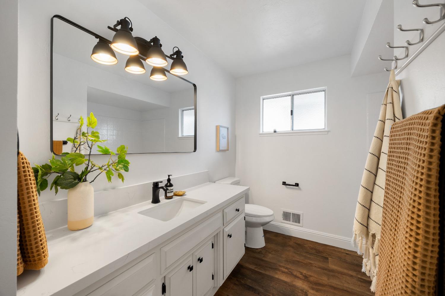 Detail Gallery Image 26 of 46 For 7382 Alma Vista Way, Sacramento,  CA 95831 - 4 Beds | 2/1 Baths