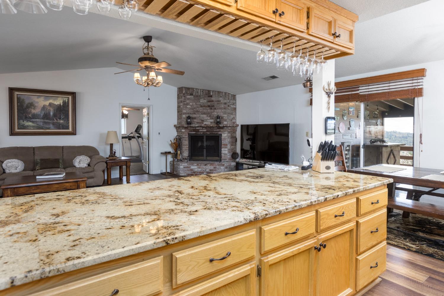 Stephanie Court, Somerset, California image 7