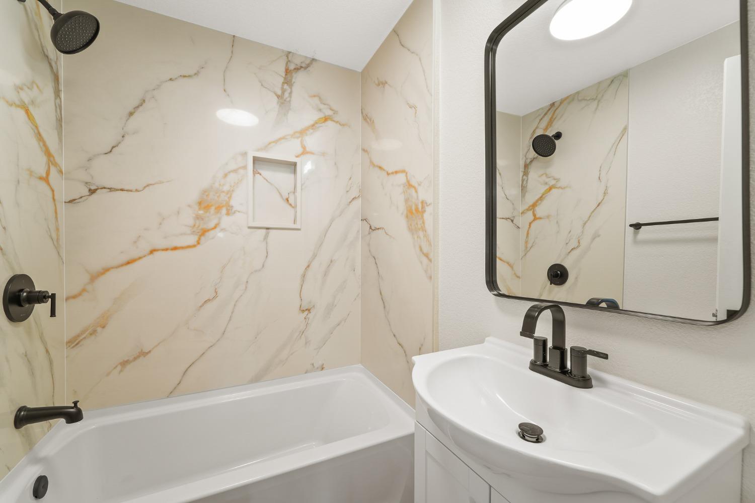 Detail Gallery Image 11 of 15 For 3724 Kentucky Ave, Riverbank,  CA 95367 - 3 Beds | 1 Baths
