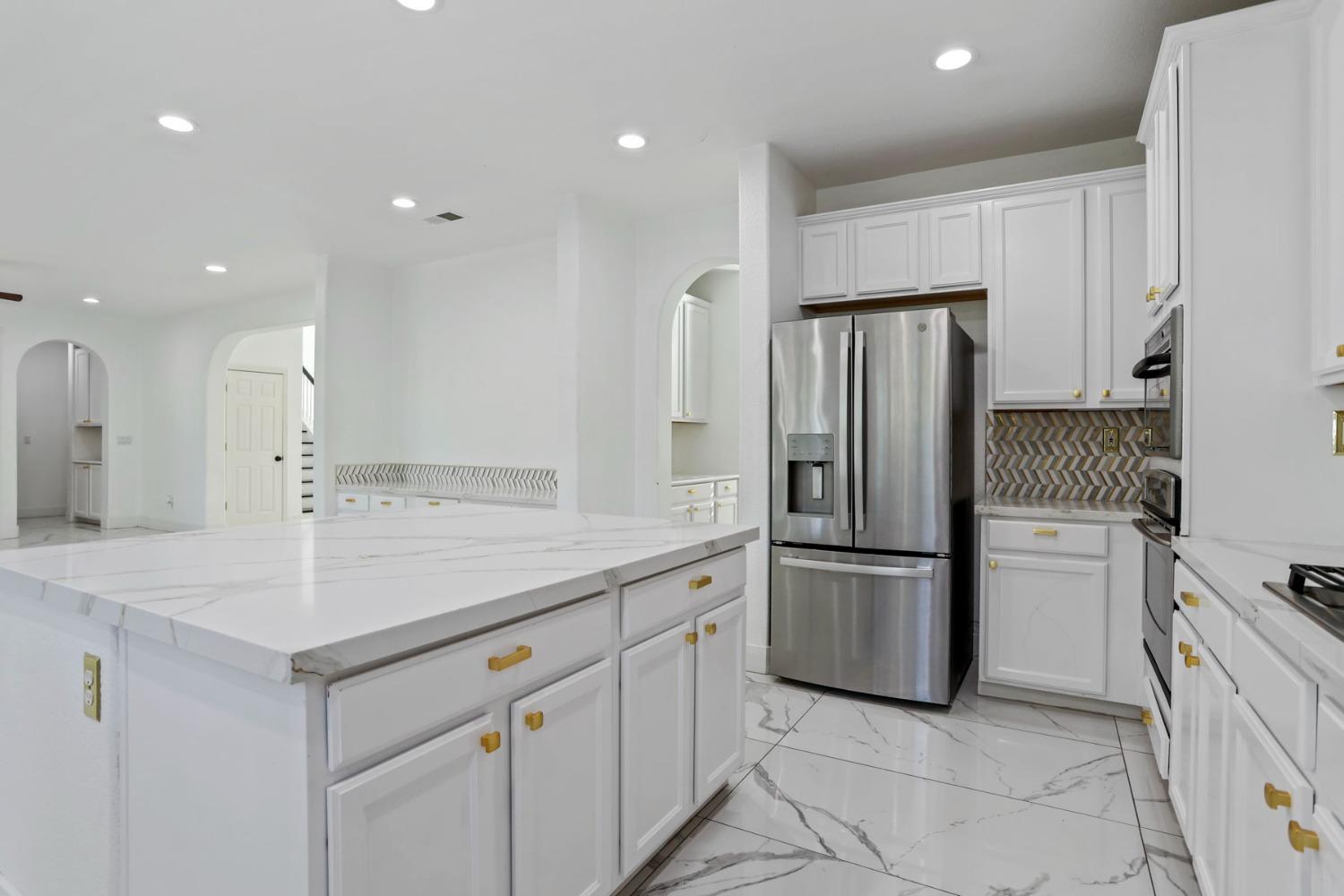 Detail Gallery Image 21 of 59 For 4322 Riverbank Ct, Stockton,  CA 95219 - 5 Beds | 3/1 Baths