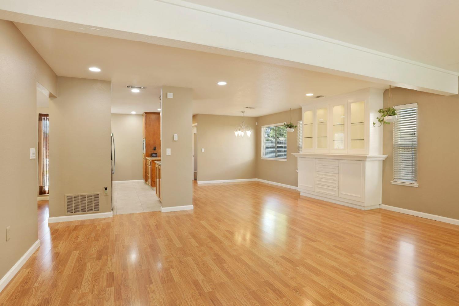 Detail Gallery Image 12 of 47 For 4520 Augustus Ct, Stockton,  CA 95207 - 3 Beds | 2 Baths