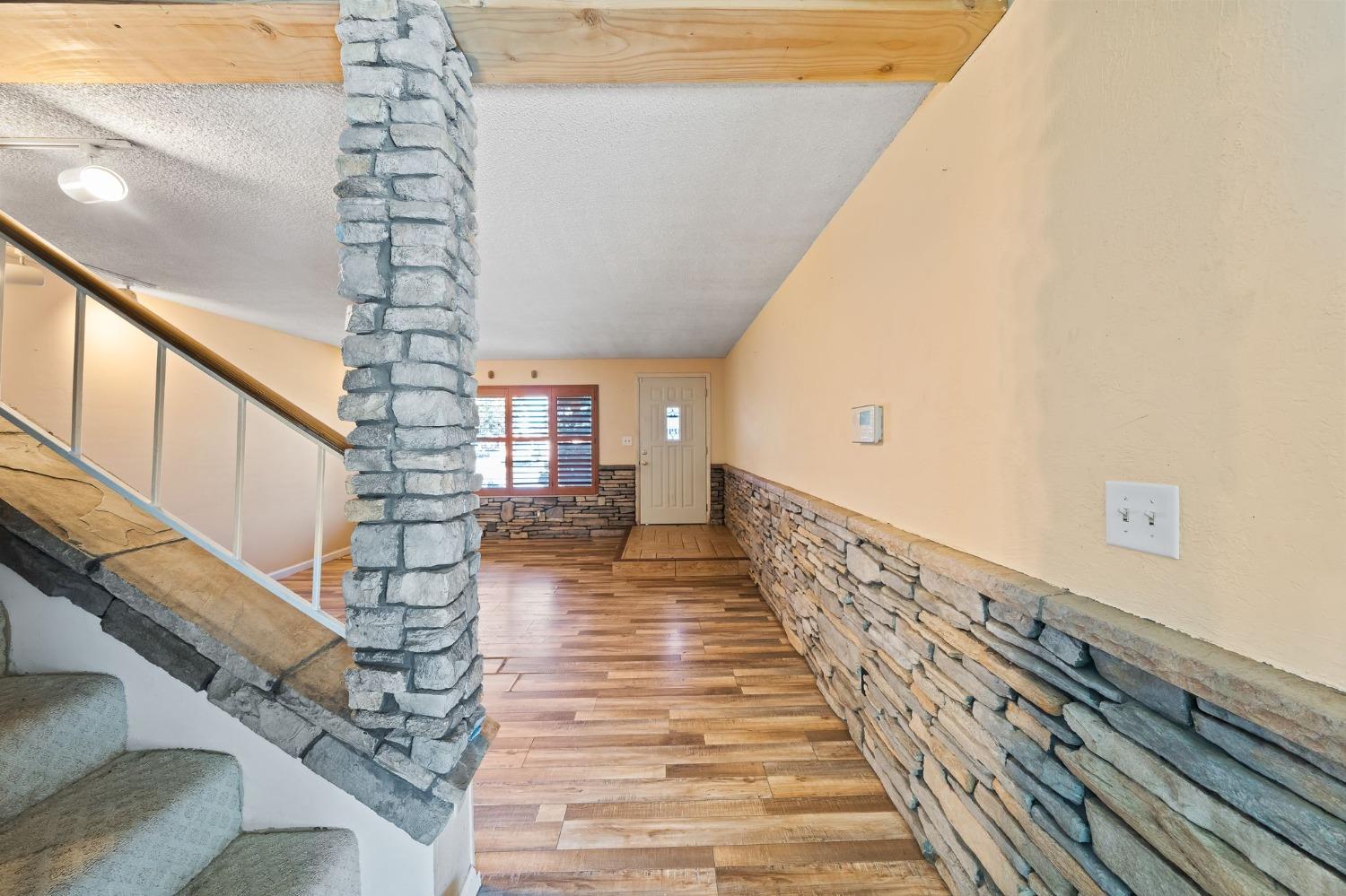 Detail Gallery Image 9 of 43 For 702 Erie Dr, Stockton,  CA 95210 - 4 Beds | 2 Baths